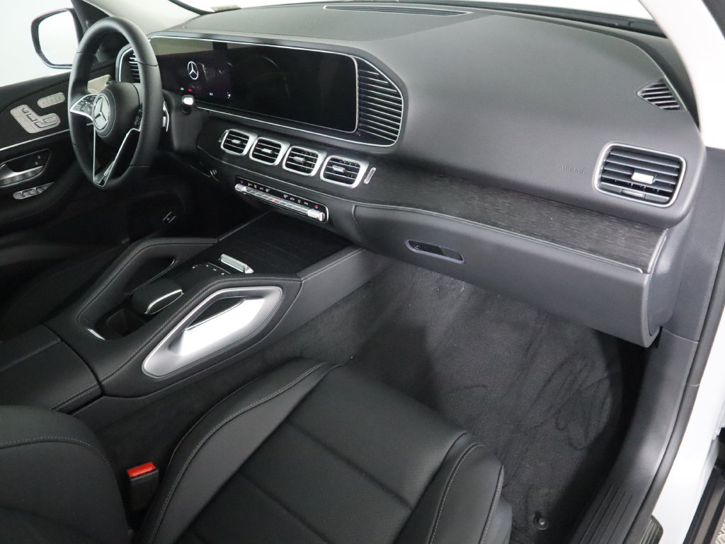 Thumbnail: 2026 Mercedes-Benz GLE - 18