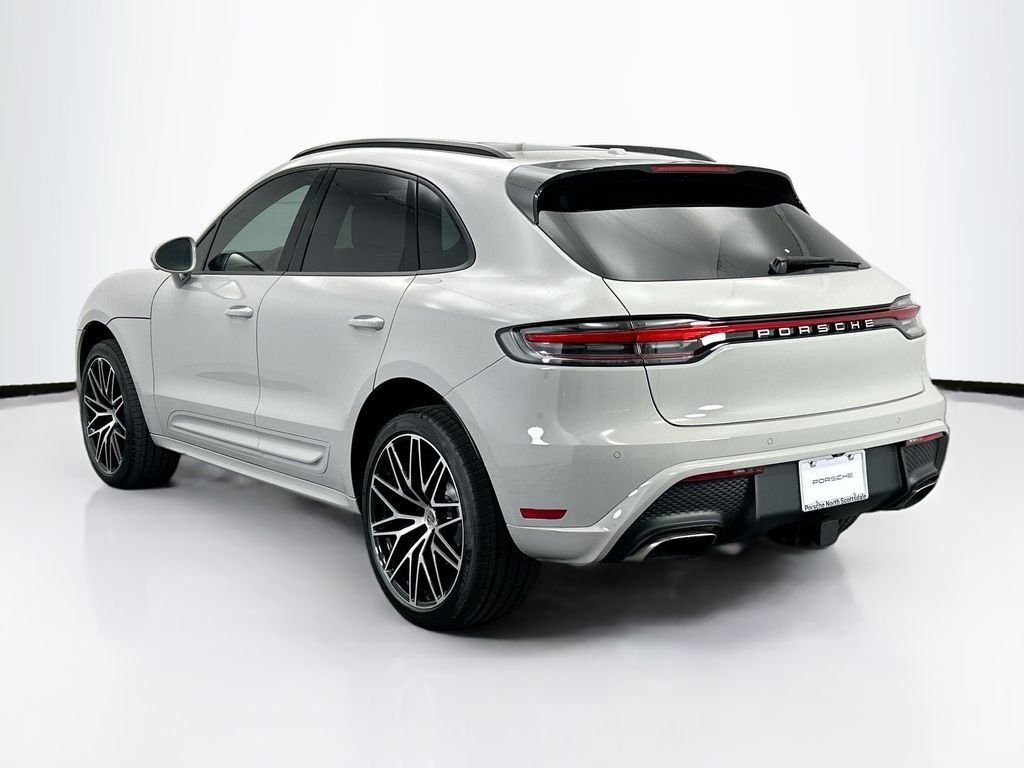 Thumbnail: 2026 Porsche Macan - 3