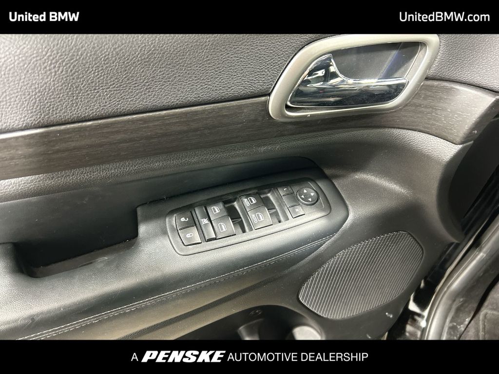 Thumbnail: 2017 Jeep Grand Cherokee - 11