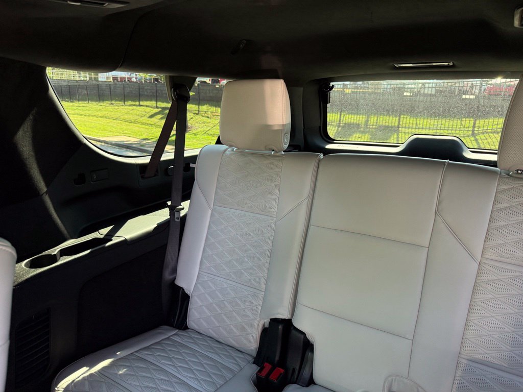 2025 Cadillac Escalade ESV Sport Platinum Silver Metallic - Jim Hudson Acura - Image 28