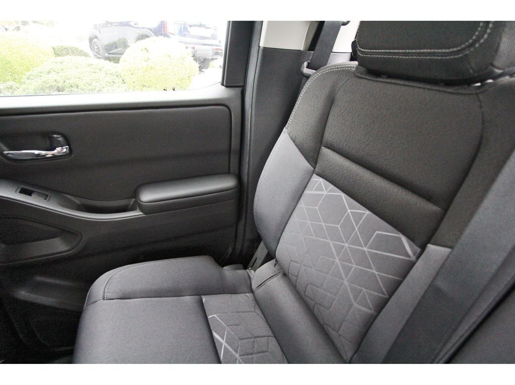2026 Nissan Frontier SV - 9