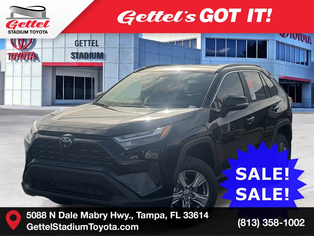 2025 Toyota RAV4 XLE's photo