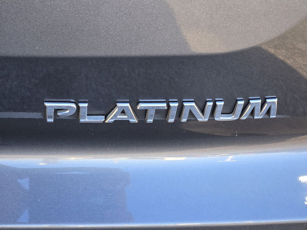 2023 Nissan Pathfinder Platinum - 8