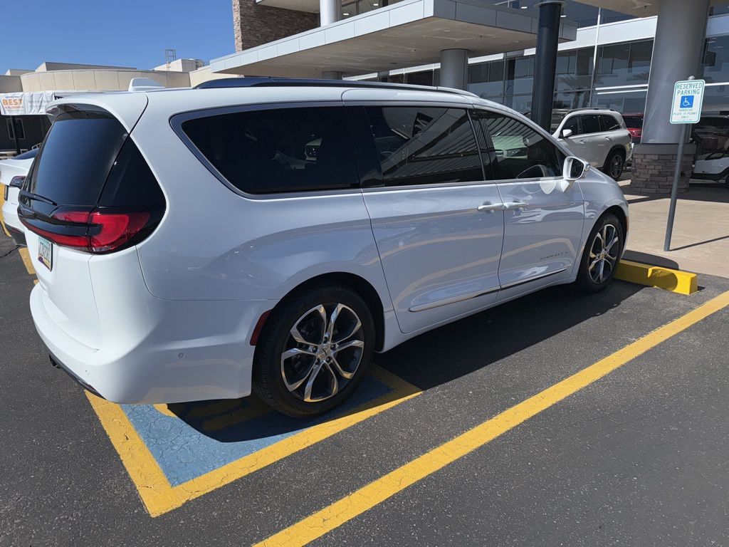 2022 Chrysler Pacifica Pinnacle 3