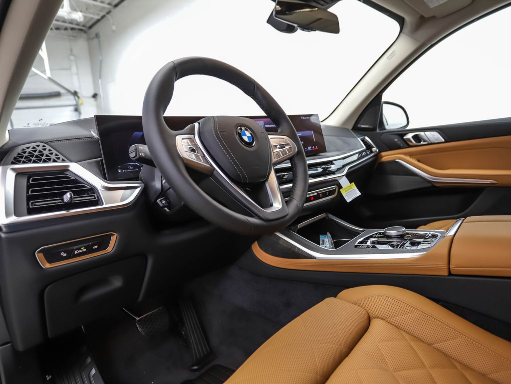 Thumbnail: 2026 BMW X7 - 10