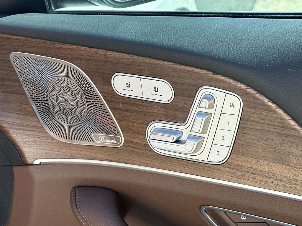 Thumbnail: 2025 Mercedes-Benz GLE - 19