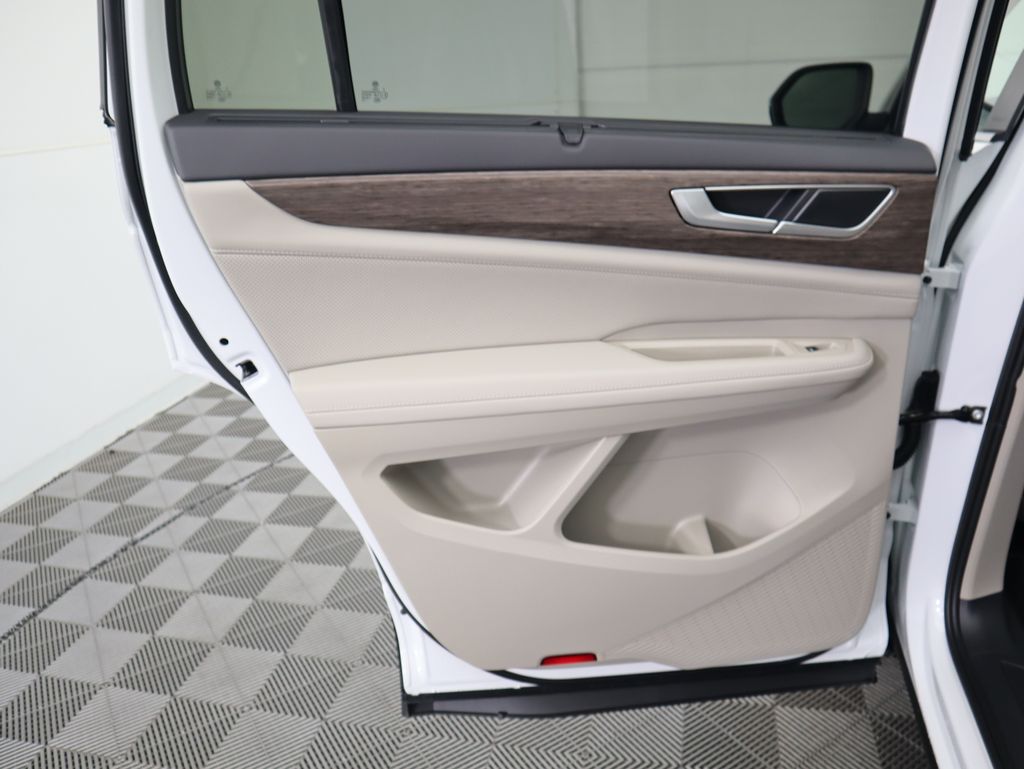 2025 Volkswagen Atlas SEL 27
