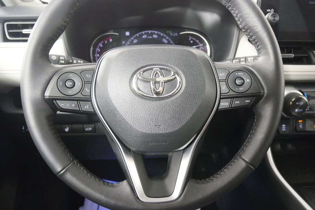 Thumbnail: 2023 Toyota RAV4 - 22