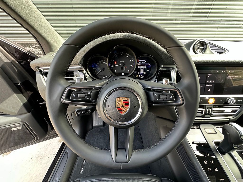 Thumbnail: 2026 Porsche Macan - 24