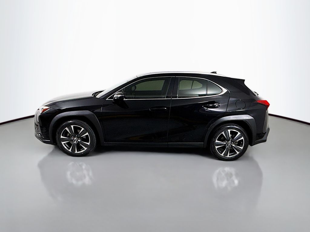 Thumbnail: 2020 Lexus UX - 8