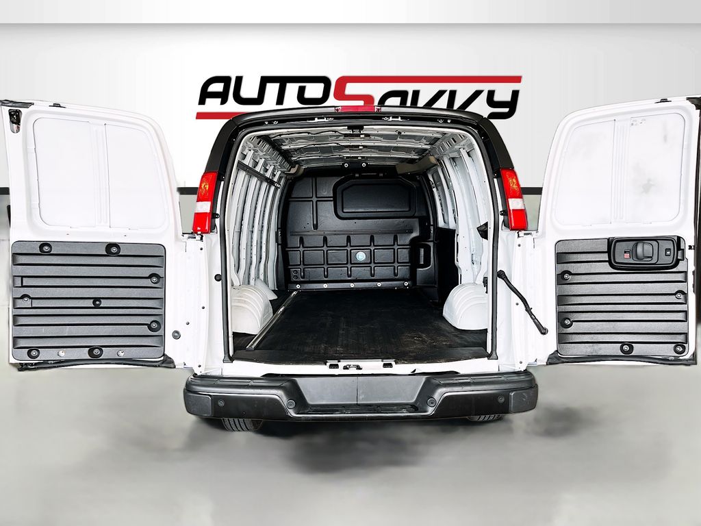 Used 2025 White GMC Work Van image 25