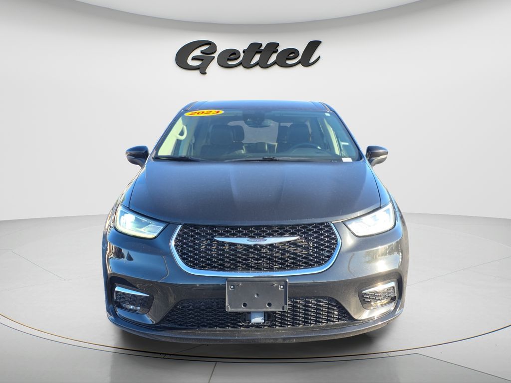 View vehicle photo 2