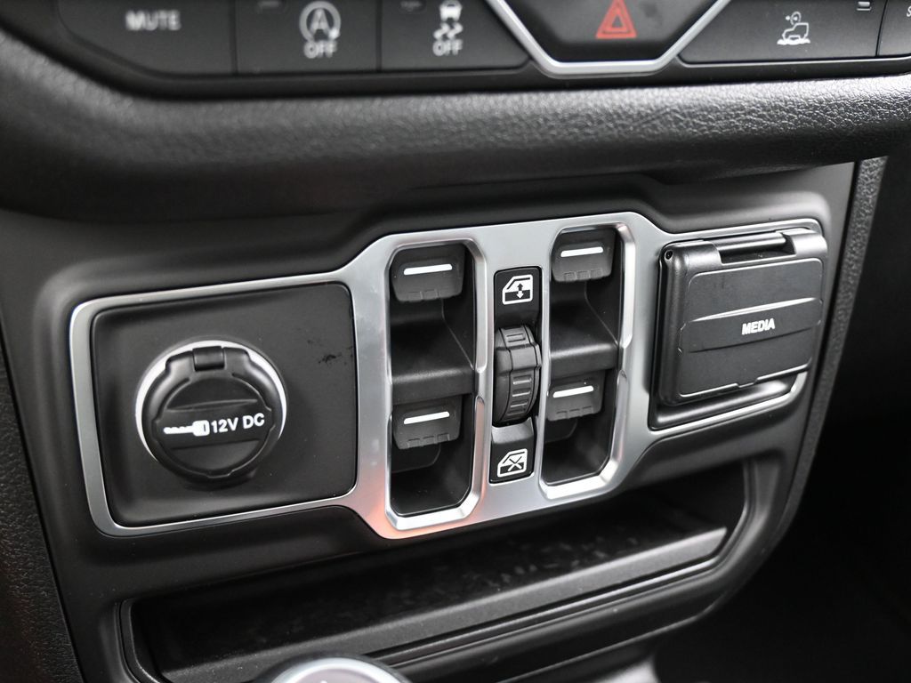 New 2026 bright white clearcoat Jeep Sport image 20