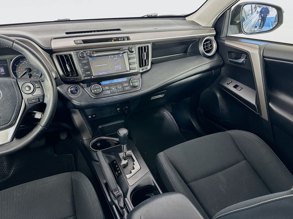 Thumbnail: 2018 Toyota RAV4 - 23