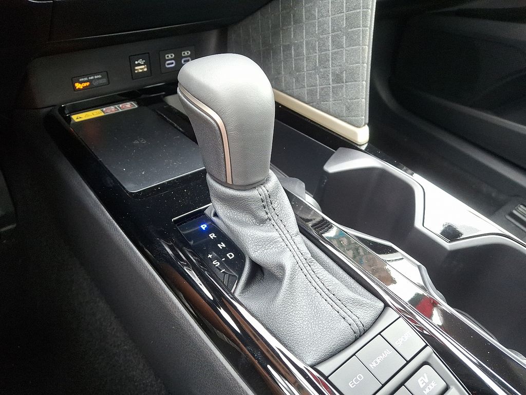 Thumbnail: 2025 Toyota Camry - 14