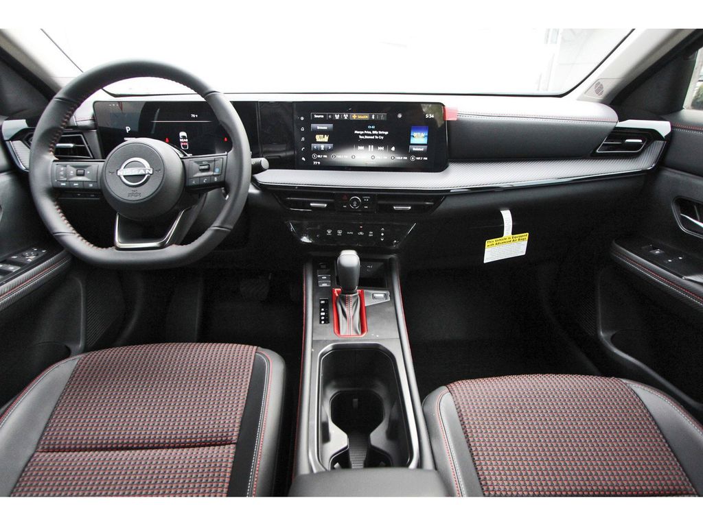 2025 Nissan Kicks SR - 8