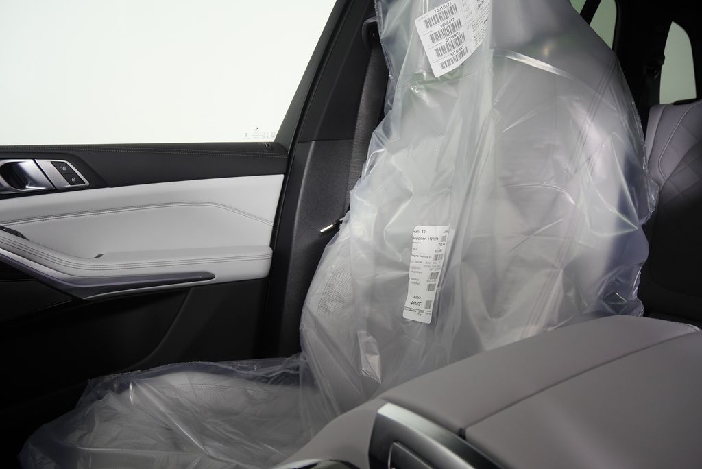 Thumbnail: 2026 BMW X5 - 23