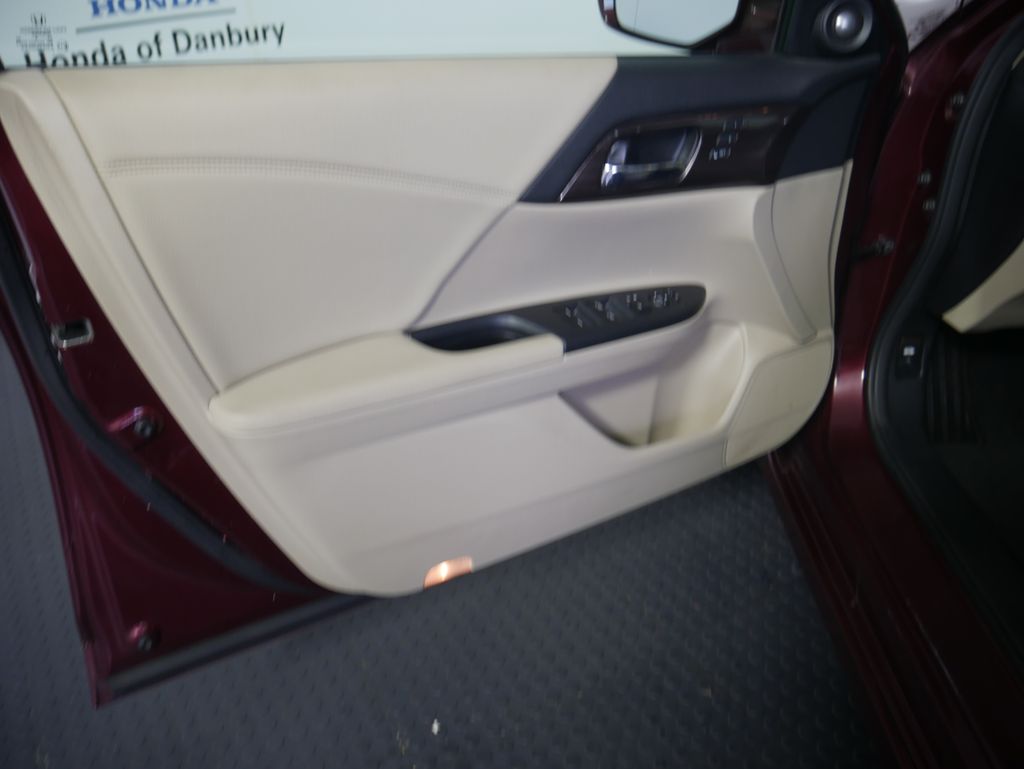 Thumbnail: 2016 Honda Accord - 13