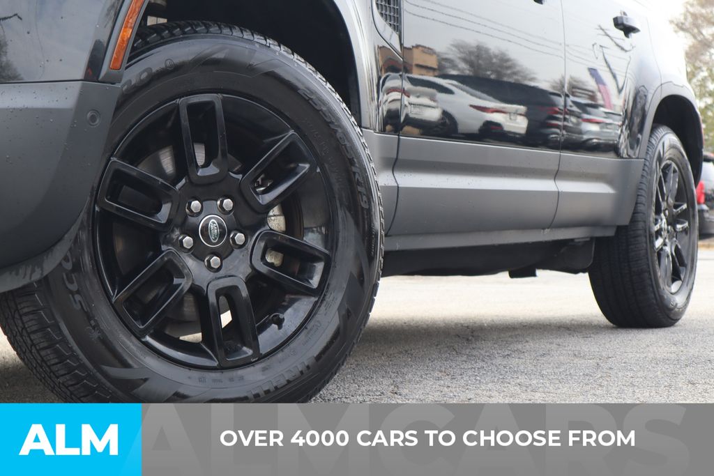 Used 2025 Black Land Rover S image 3