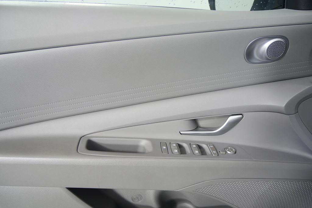 Thumbnail: 2024 Hyundai Elantra - 10