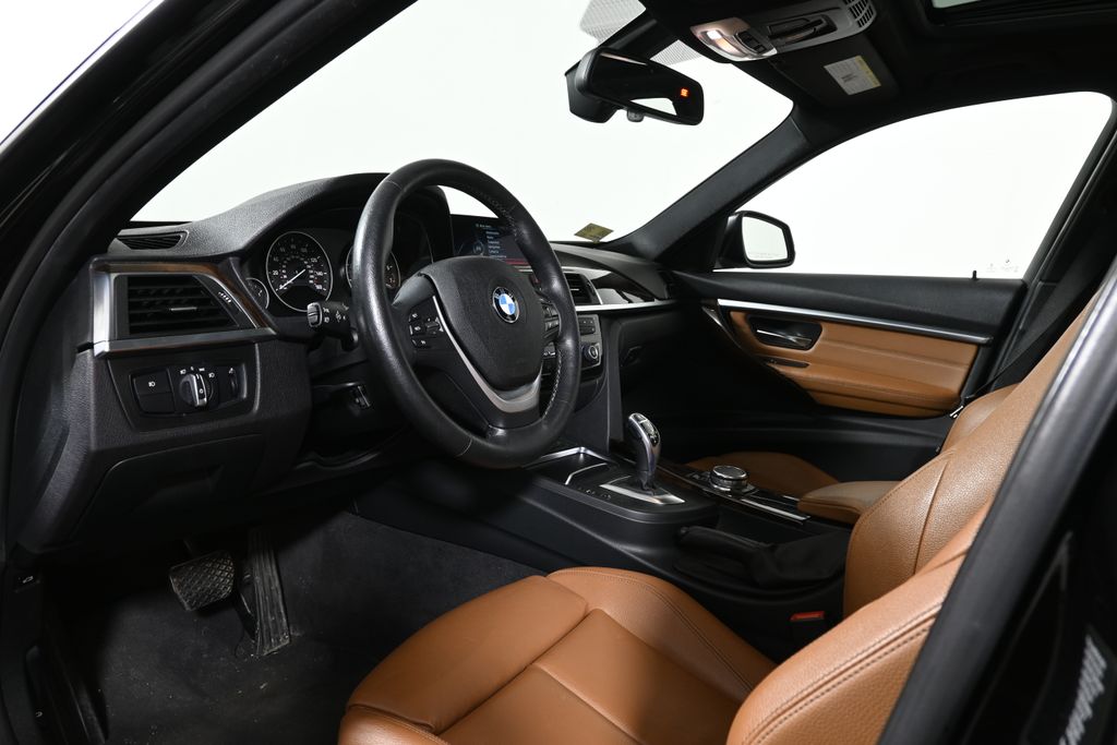 Thumbnail: 2016 BMW 3 Series - 4