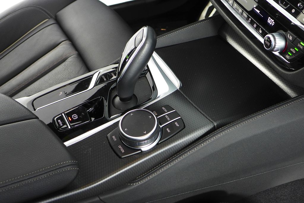 Thumbnail: 2023 BMW 5 Series - 15