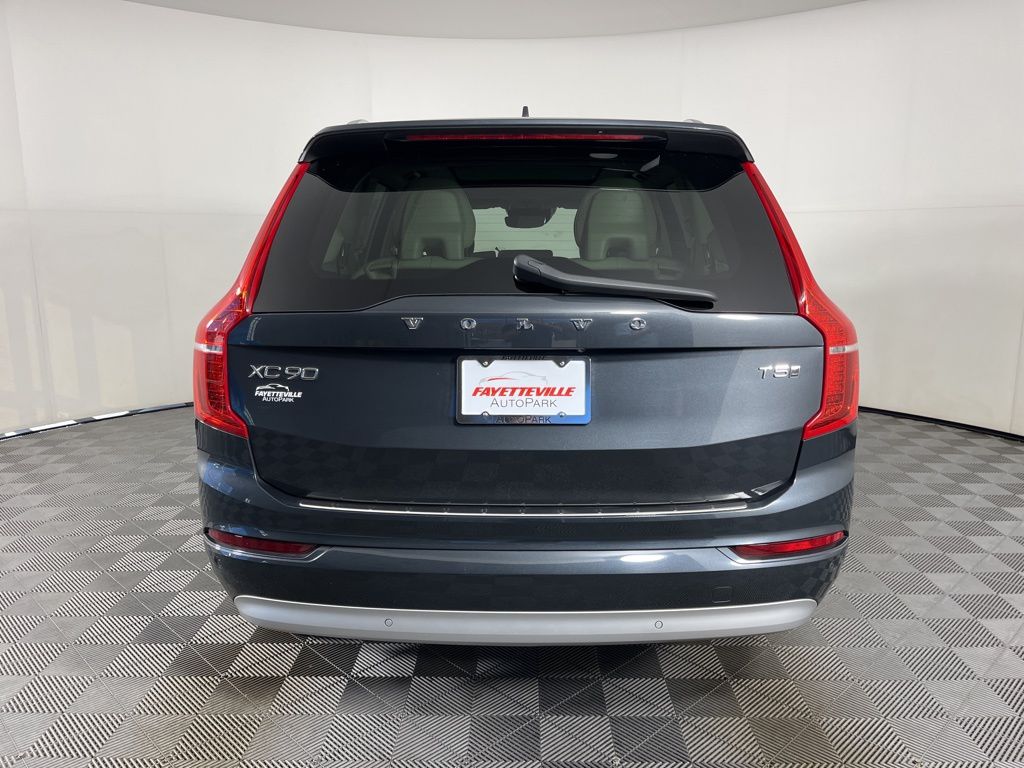 Thumbnail: 2022 Volvo XC90 - 15