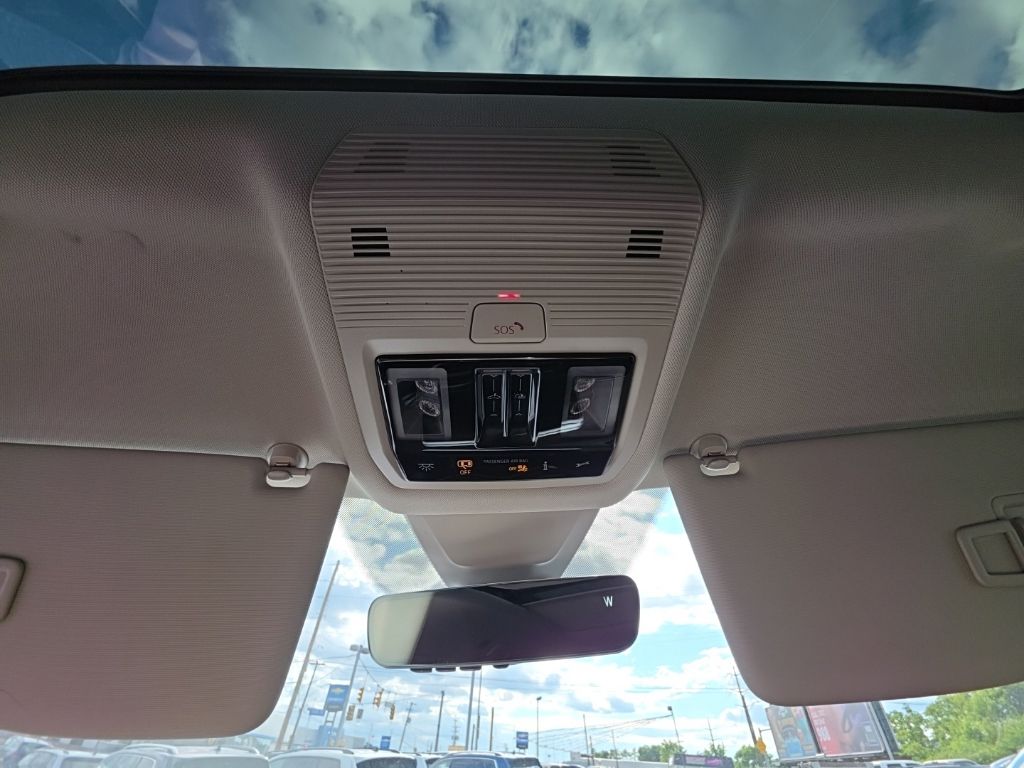 2026 Volkswagen Atlas 2.0T SEL Premium R-Line White/off-white at Auto Express Mitsubishi