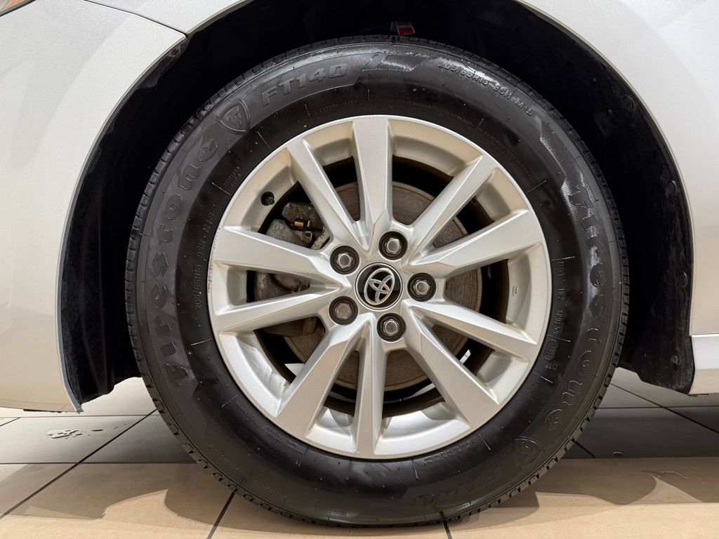 Thumbnail: 2025 Toyota Camry - 9