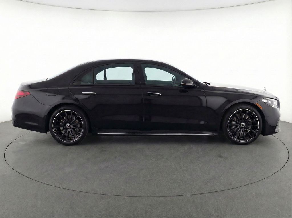 Thumbnail: 2024 Mercedes-Benz S-Class - 8