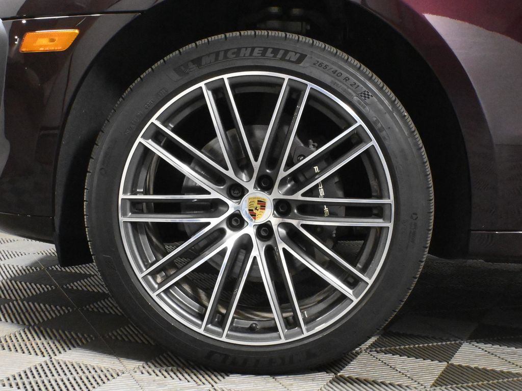 2024 Porsche Macan  13