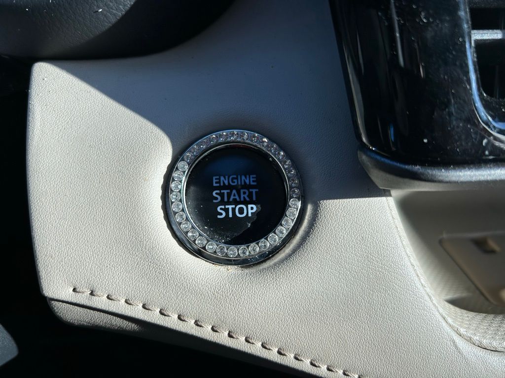 Thumbnail: 2022 Toyota Highlander - 29