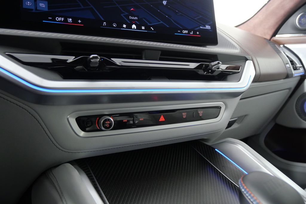 2025 BMW XM  30