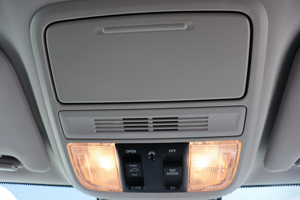 Thumbnail: 2026 Honda Odyssey - 27