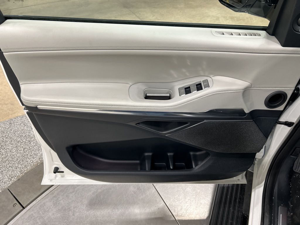 new 2026 Lincoln Navigator car, priced at $106,480