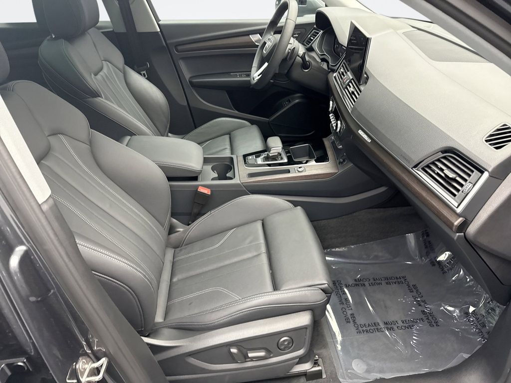 Thumbnail: 2024 Audi Q5 - 16