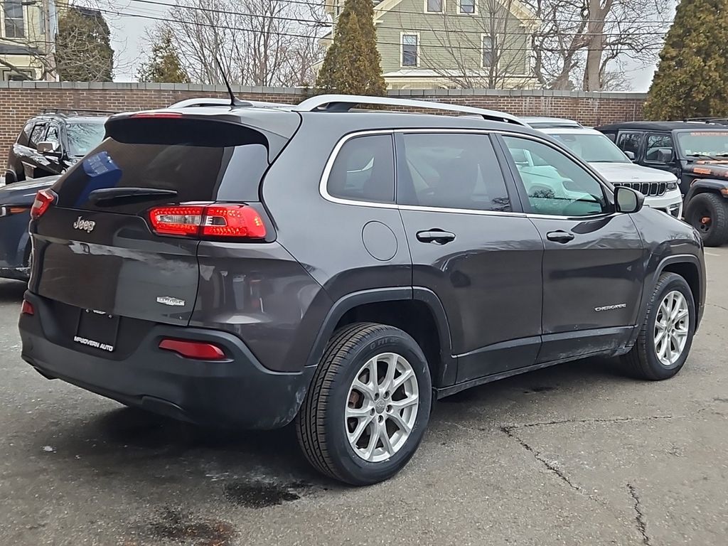 2016 Jeep Cherokee Latitude photo