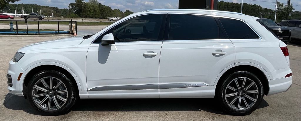 2017 Audi Q7 2.0T Premium Plus White at Autostrade