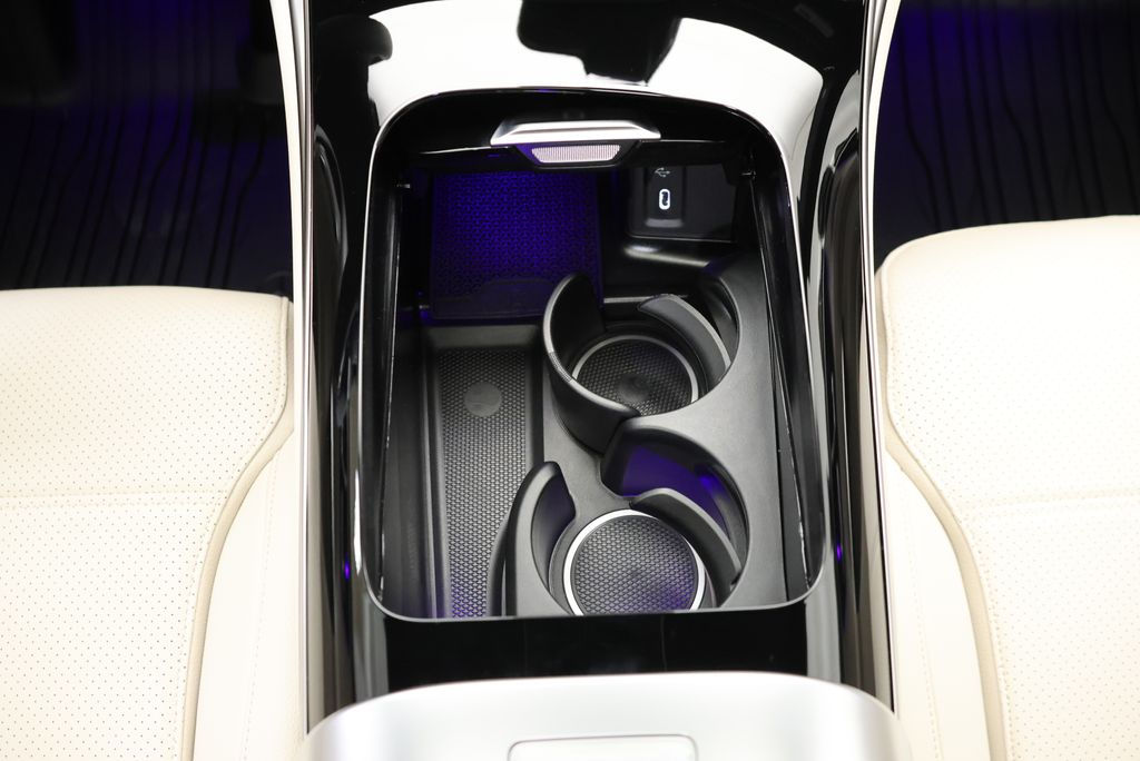 Thumbnail: 2027 Mercedes-Benz GLC - 28