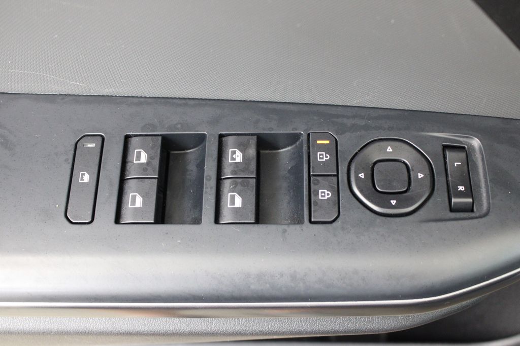 used 2025 Kia K4 car
