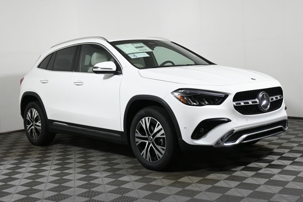 2025 Mercedes-Benz GLA 250 4MATIC 8