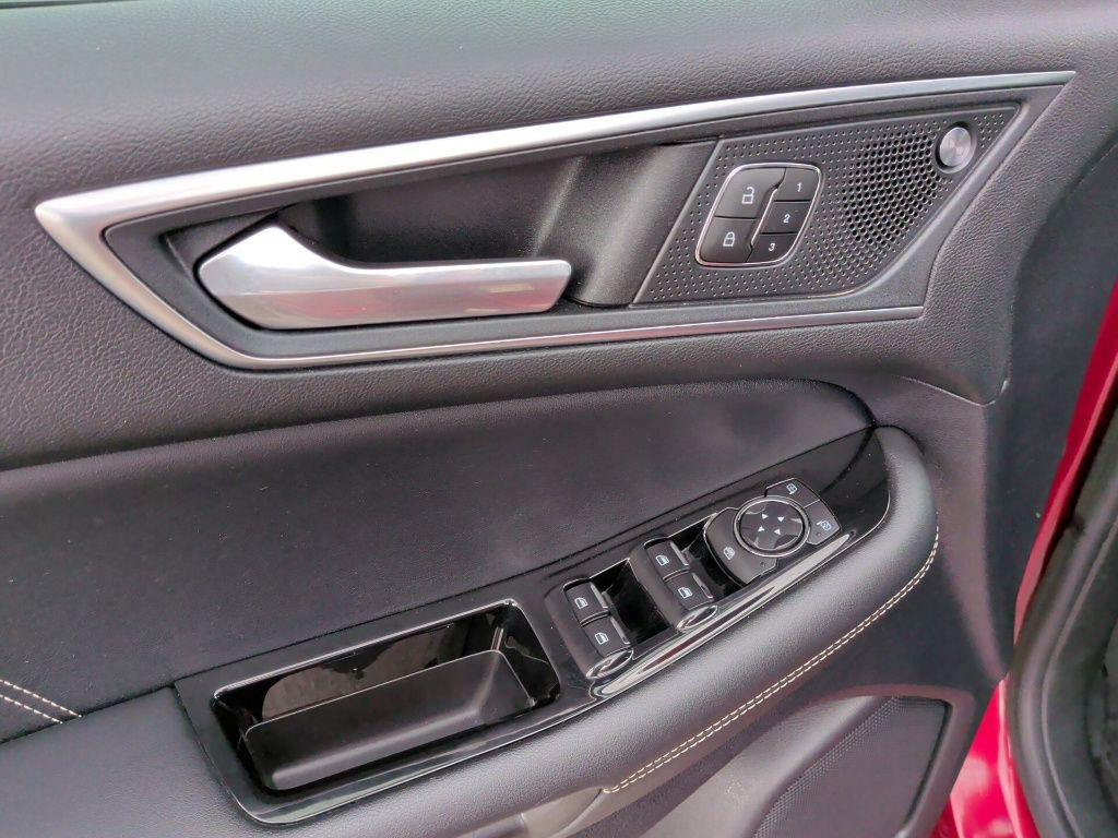 2019 Ford Edge ST - 10