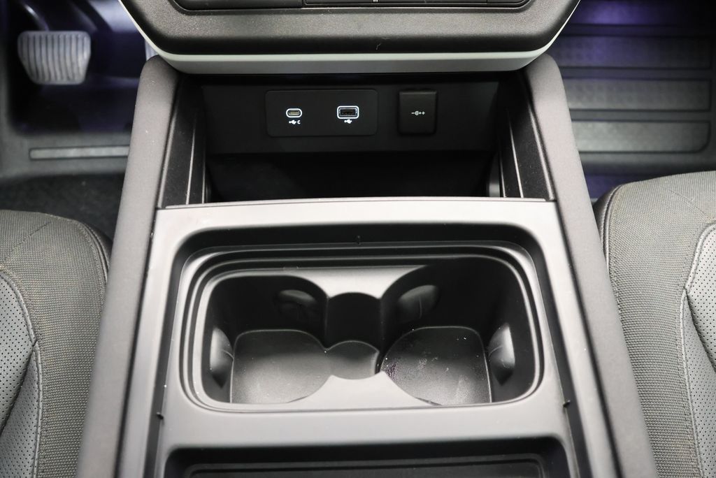 Thumbnail: 2020 Land Rover Defender - 25