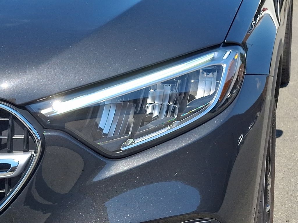 Thumbnail: 2026 Mercedes-Benz GLC - 9