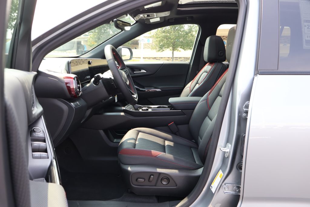 Thumbnail: 2026 Chevrolet Equinox - 14