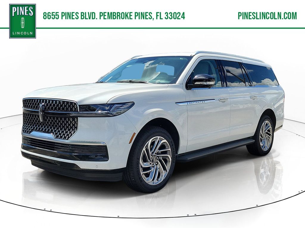 Star White Metallic Tri-Coat 2026 Lincoln Navigator SUV / Crossover Four-Wheel Drive Automatic