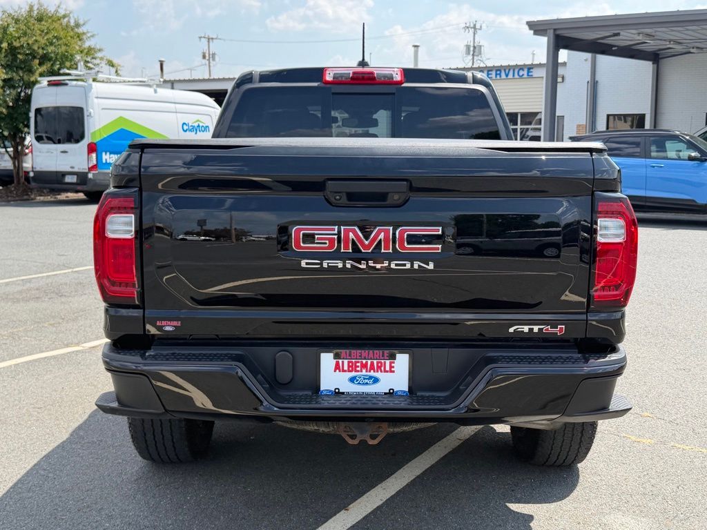 View vehicle photo 4