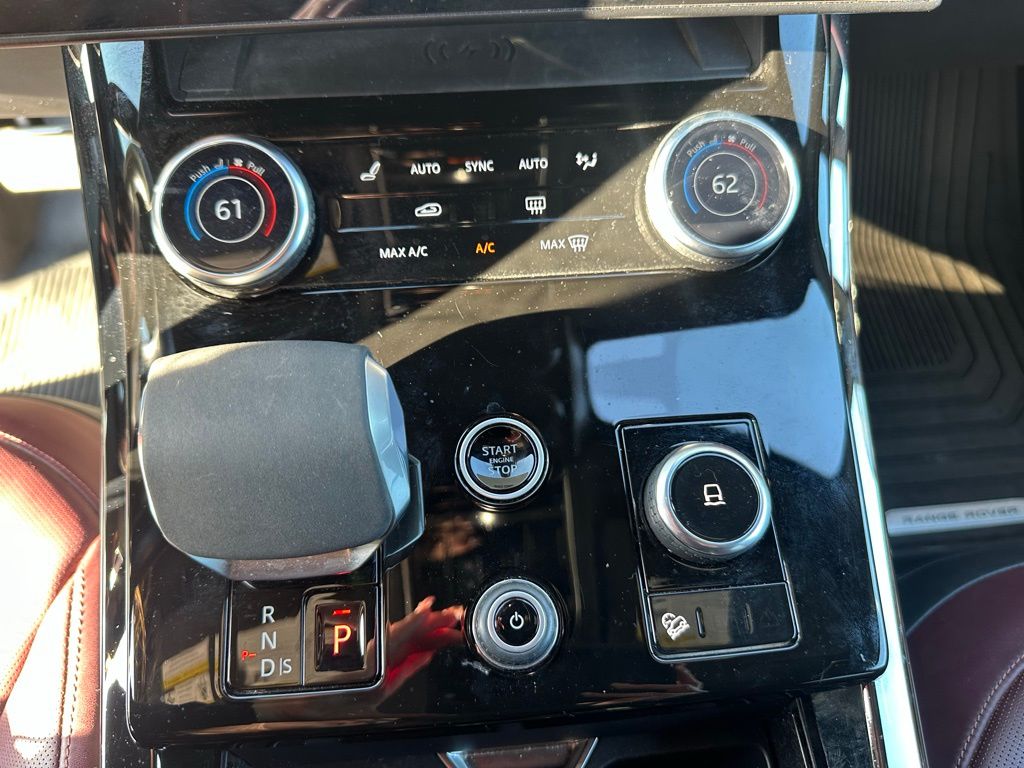 Thumbnail: 2023 Land Rover Range Rover Sport - 24