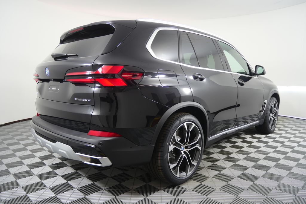 Thumbnail: 2026 BMW X5 - 3