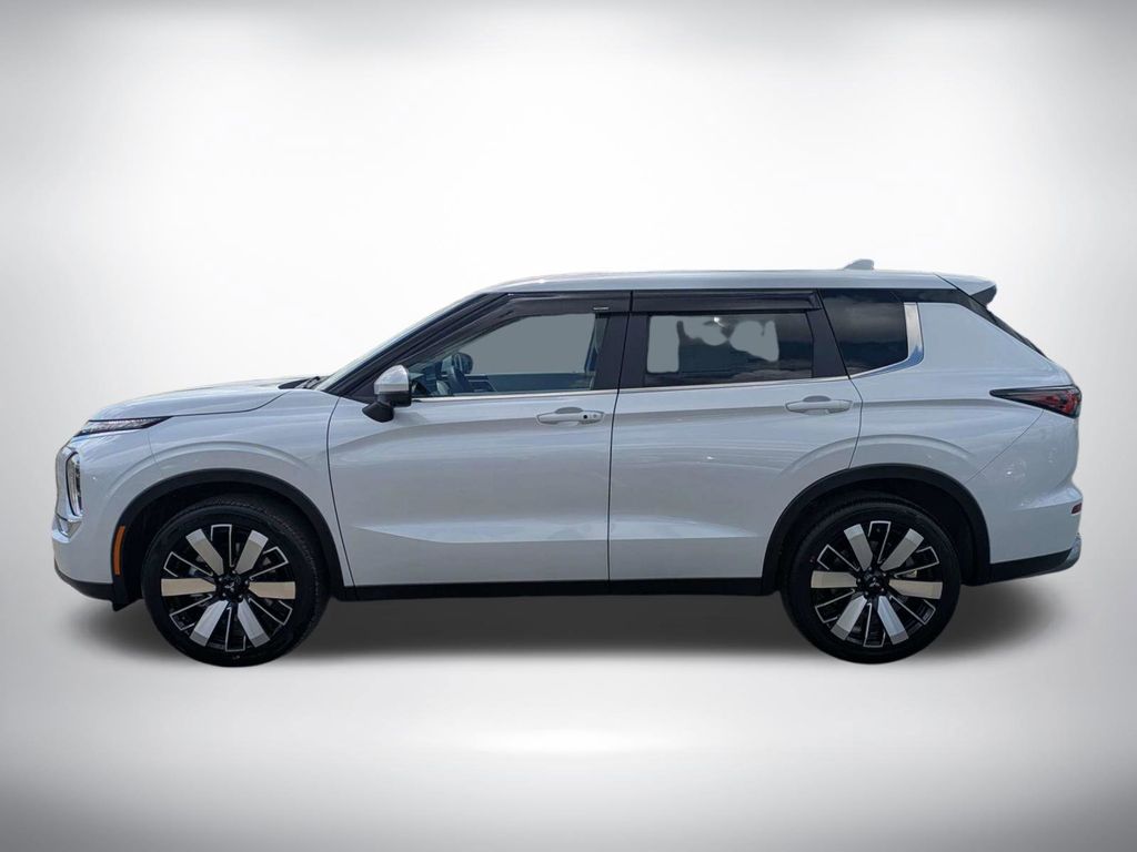New White Diamond 2026 Mitsubishi Outlander SE for Sale in